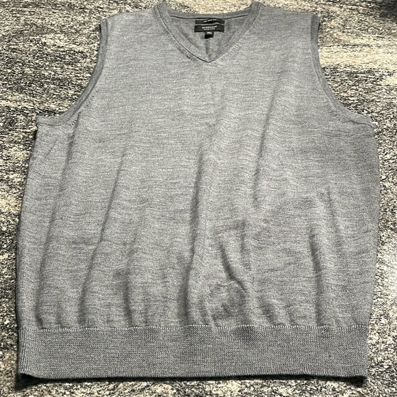 100% Merino Wool Sweater Vest from Nordstrom NWOT - Picture 2 of 8